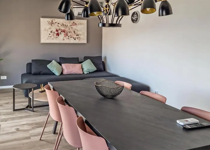 Beautiful Apartment In Okrug Gornji With Outdoor Swimming Pool And 3 Bedrooms