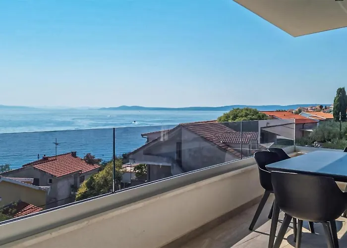 Beautiful Apartment In Okrug Gornji With Outdoor Swimming Pool And 3 Bedrooms
