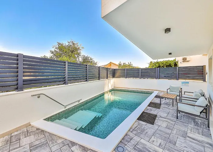 Beautiful Apartment In Okrug Gornji With Outdoor Swimming Pool And 3 Bedrooms