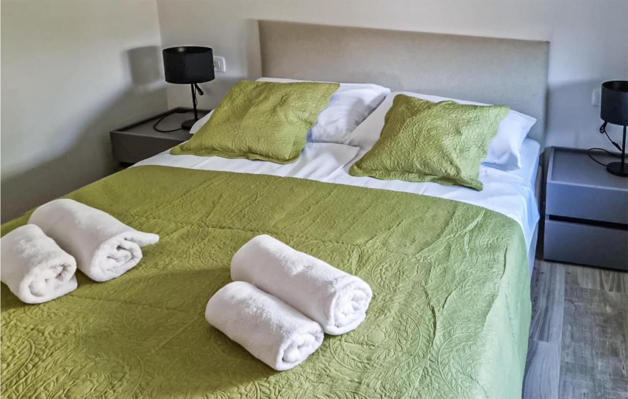Apartmán Beautiful In Okrug Gornji With Outdoor Swimming Pool And 3 Bedrooms Trogir